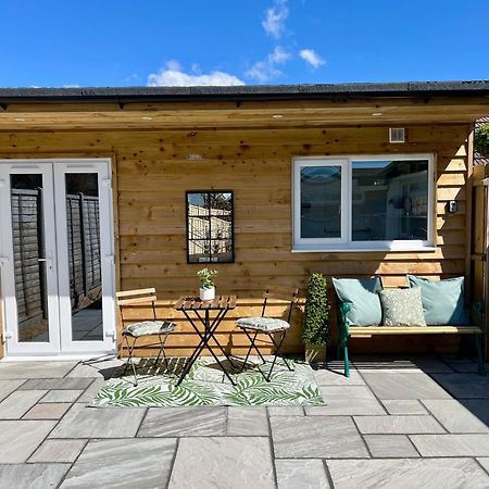 The Mudeford Gem Accommdation 크리스트처치 외부 사진