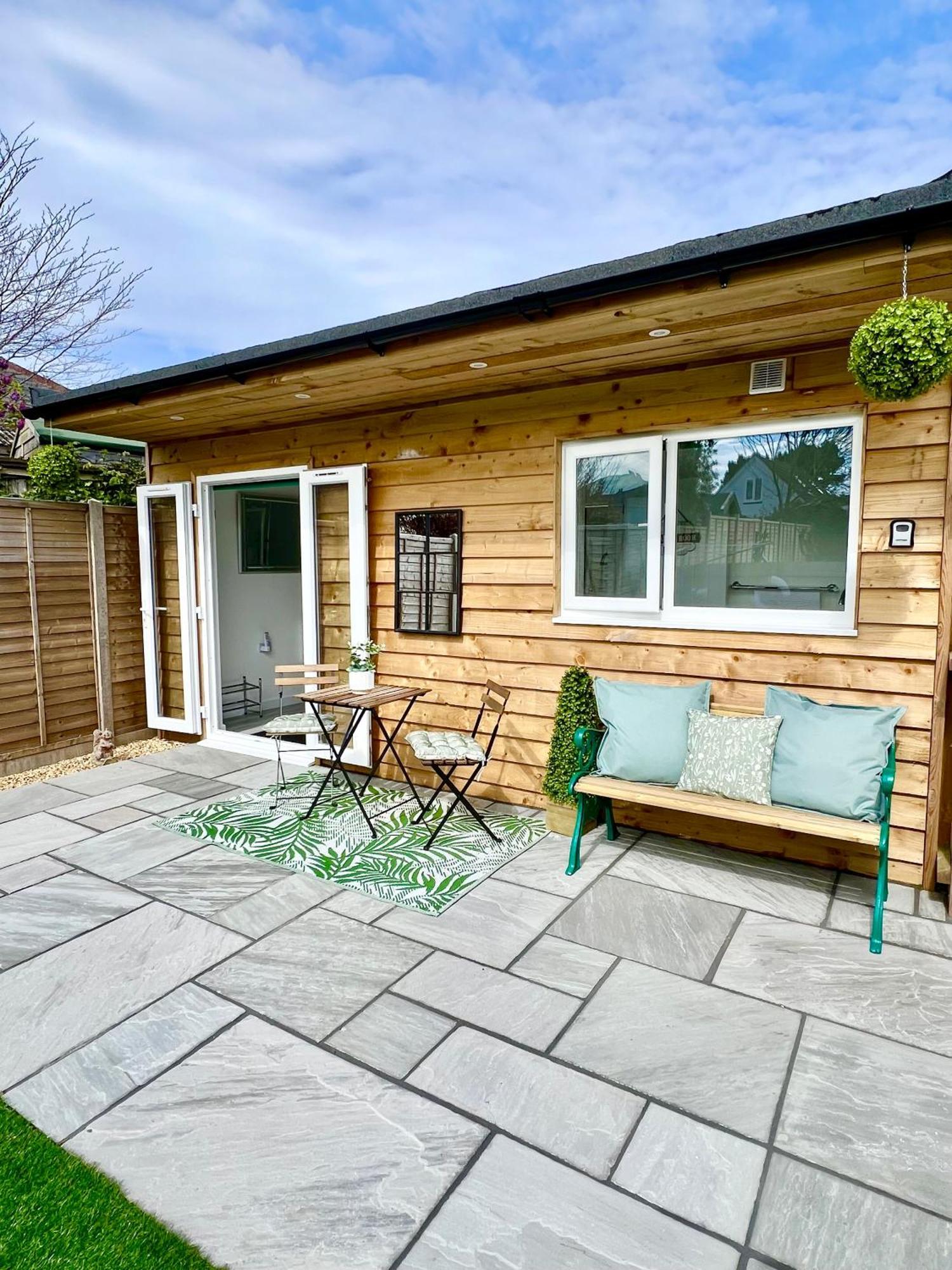 The Mudeford Gem Accommdation 크리스트처치 외부 사진